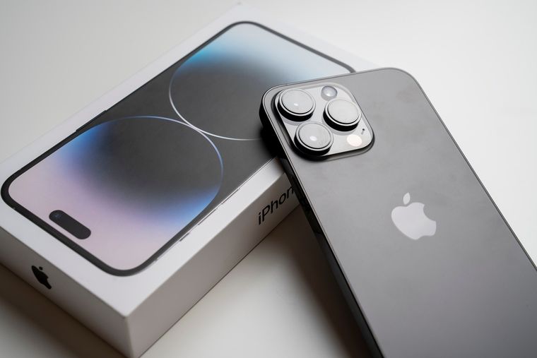 Es posible traer el equipo a la Argentina mediante servicios de courier. Es posible traer el equipo a la Argentina mediante servicios de courier.