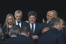 El presidente y su comitiva emprendieron la vuelta a casa Foto: EFE