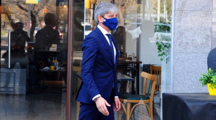 El juez acusado al ingresar a una de las indagatorias. Declaró durante alrededor de 30 horas. Foto: ALF PONCE MERCADO / MDZ