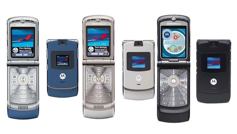 La pantalla externa del Motorola Razr V3 permitía ver notificaciones sin necesidad de abrir el teléfono. La pantalla externa del Motorola Razr V3 permitía ver notificaciones sin necesidad de abrir el teléfono.