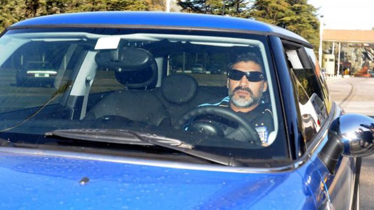 Diego fue un amante de los autos lujosos. Foto: Infobae