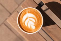 Cada vez son más los cafés históricos que se suman a la tendencia del arte latte poniéndoles nombres extravagantes a los productos que ofrecen.&nbsp;