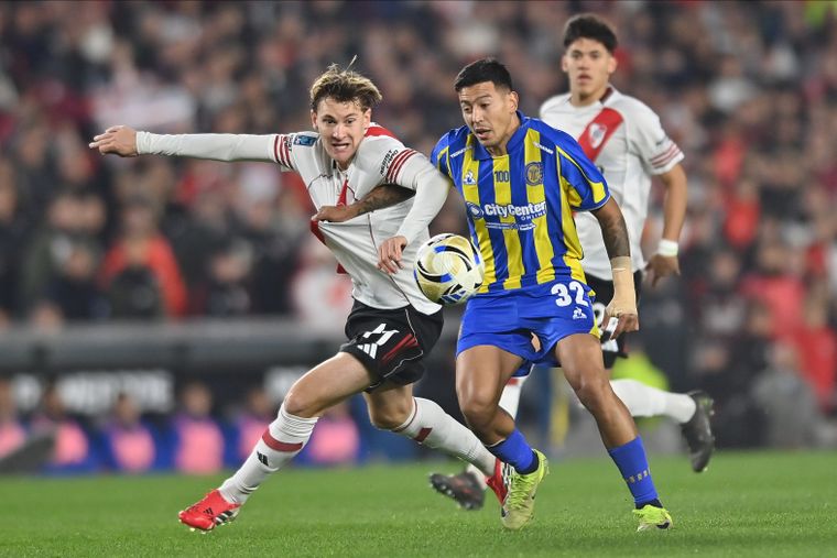 River y Rosario Central juegan la semifinal en el Monumental.