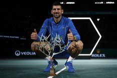 El serbio sumó un nuevo trofeo a sus vitrinas. Foto: EFE