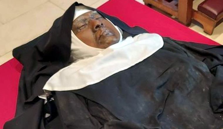 monja guillermina wilhelmina La monja sigue aparentemente intacta, cuatro años después. Foto: Captura de pantalla.