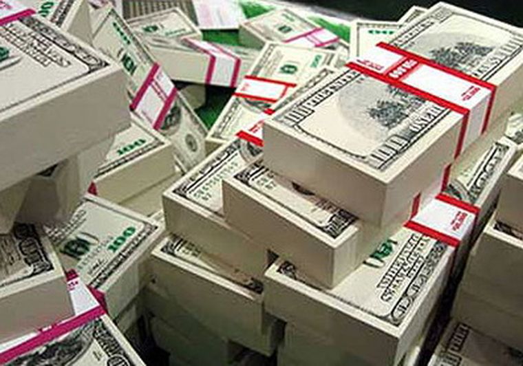 Es un fenómeno por el que parte de los ahorros internos, en lugar de reinvertirse  se canalizan hacia activos externos. Foto: Agencias
