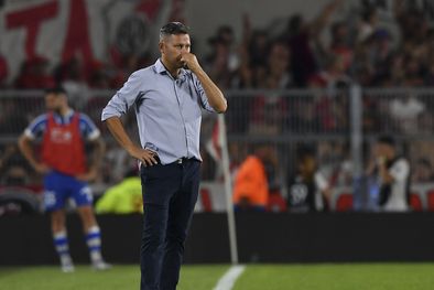 MDZol | Diego Flores preocupado por una nueva derrota del Expreso Foto: Telam