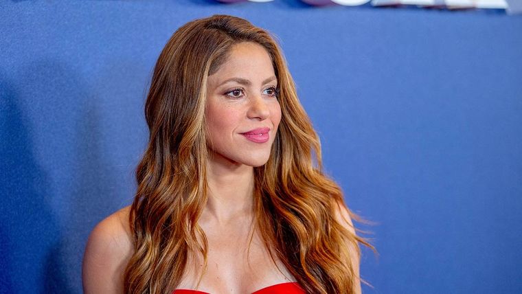 Shakira muestra que existen diferentes maneras y estilos de llevar las transparencias. Foto: Instagram