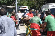 Uno de los trabajadores sufrió quemaduras en las vías aéreas superiores. Foto: Juan Mateo Aberastain / MDZ Uno de los trabajadores sufrió quemaduras en las vías aéreas superiores. Foto: Juan Mateo Aberastain / MDZ