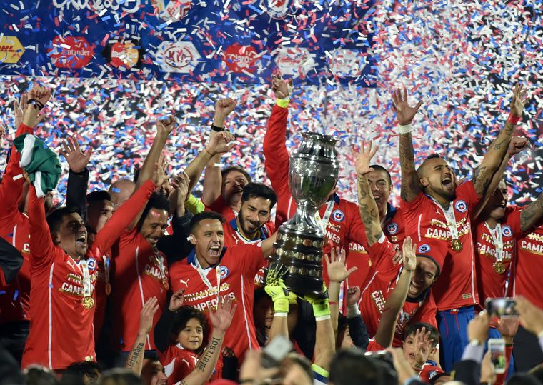 Hace casi 10 años, Chile ganaba en su casa su primera Copa América al vencer a la Selección argentina por penales.