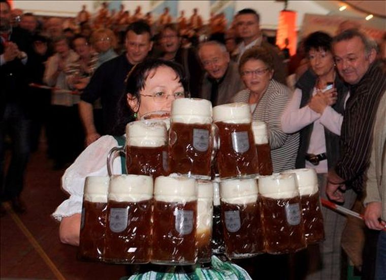 La venta de cerveza cayó durante 2008 un dos por ciento en Alemania. Foto: efe