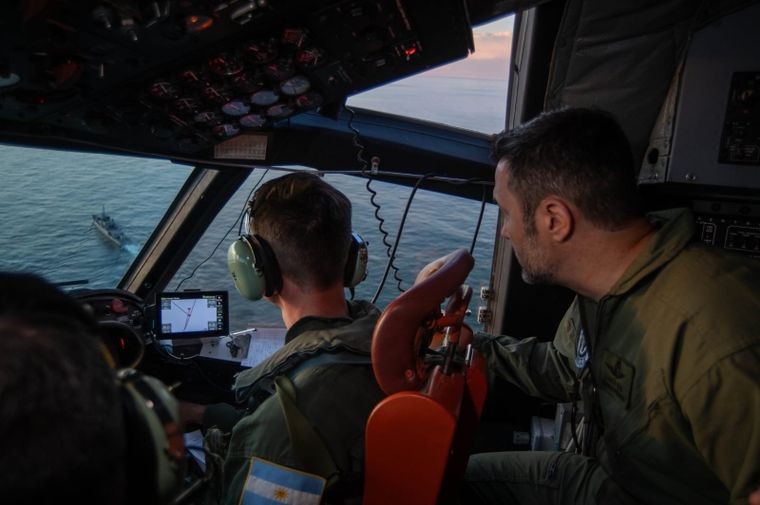 La tarea fue supervisada por el ministro de Defensa, Luis Petri Foto: Armada Argentina