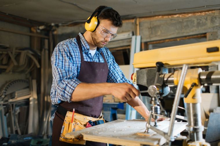 Electricidad, plomería, refrigeración y reparación técnica están entre las opciones más recomendadas por la IA para emprender. Electricidad, plomería, refrigeración y reparación técnica están entre las opciones más recomendadas por la IA para emprender.