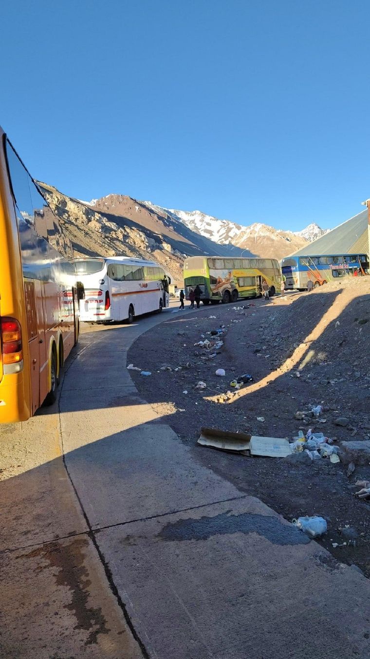 Basura al costado de la ruta en el Paso Cristo Redentor Foto: Gentileza
