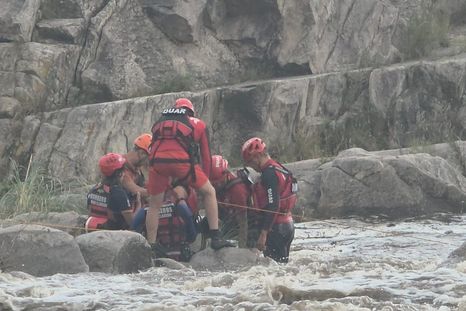 Temporal en Córdoba: rescataron a una mujer atrapada por la crecida en un río Temporal en Córdoba: rescataron a una mujer atrapada por la crecida en un río