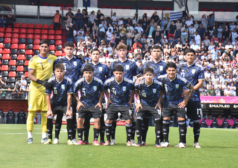 La Selección argentina Sub 19 buscará la clasificación ante Venezuela en la última fecha. La Selección argentina Sub 19 buscará la clasificación ante Venezuela en la última fecha.