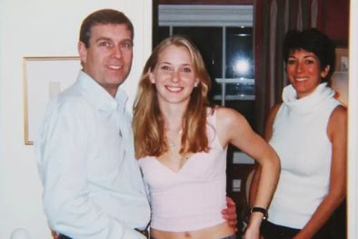 MDZol | Foto: VIRGINIA ROBERTS. El príncipe Andrés, Virginia Roberts (ahora Giuffre) y Ghislaine Maxwell en 2001.