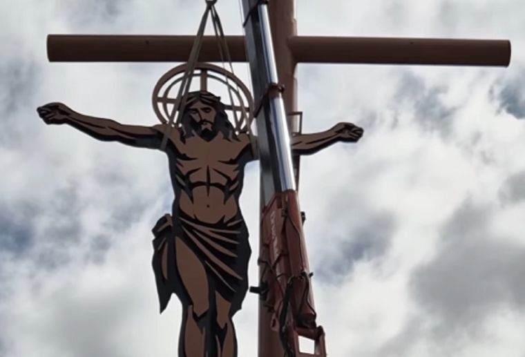 El nuevo Cristo de la Hermandad en el Manzano Histórico. Foto: Captura de video
