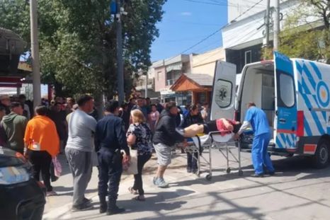 El violento episodio ocurrió este sábado al mediodía en el centro de la ciudad de Las Termas de Río Hondo Foto: El Liberal