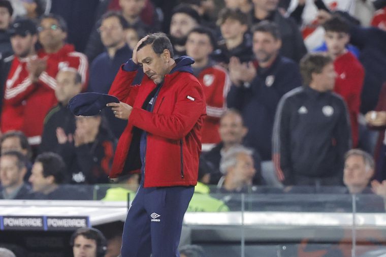 El Chino analizó la derrota del Bolso en el Monumental. Foto: EFE