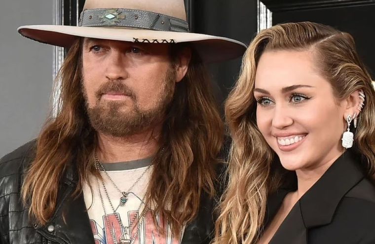 Miley Cyrus ventila las diferencias con su padre Foto: Miley Cyrus / Instagram