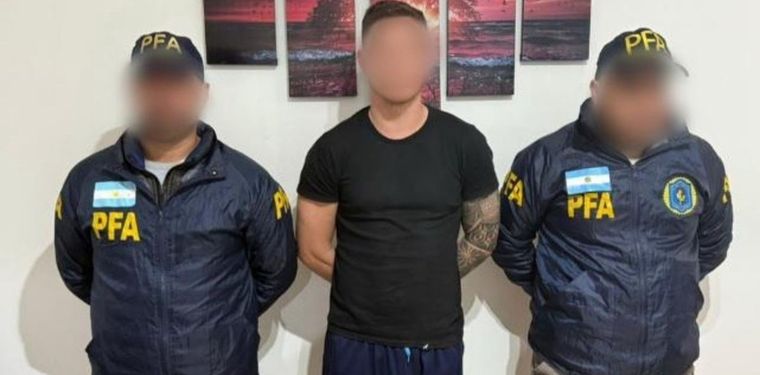 El empleado bancario quedó detenido tras una intensa investigación que inició con una denuncia de un cliente del banco. Foto: PFA