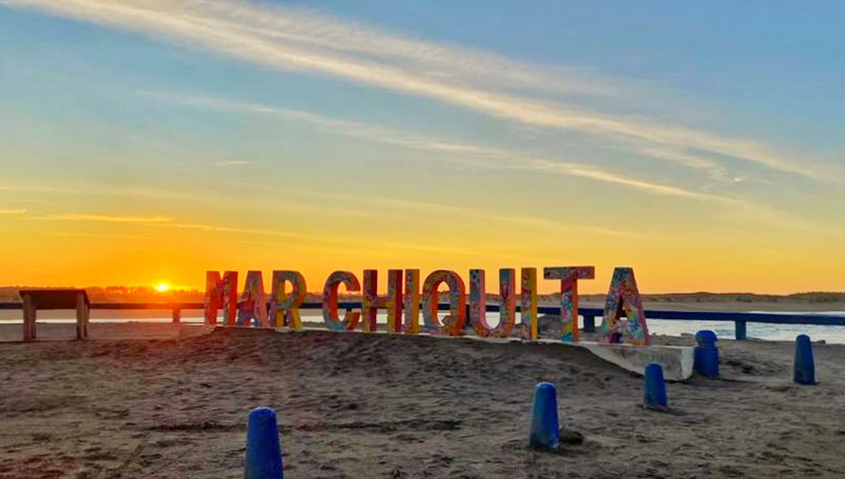 Mar Chiquita combina mar, laguna y naturaleza protegida en un entorno ideal para descansar sin multitudes. Mar Chiquita combina mar, laguna y naturaleza protegida en un entorno ideal para descansar sin multitudes.