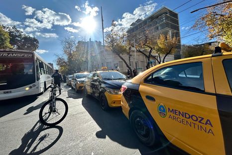 Cada vez son más los taxistas que se suman a Uber Cada vez son más los taxistas que se suman a Uber