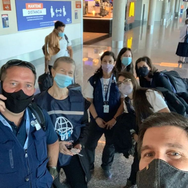 Cascos Blancos en una misión para ayudar a los refugiados del conflicto Rusia-Ucrania en 2022. Foto: Twitter Cascos Blancos en una misión para ayudar a los refugiados del conflicto Rusia-Ucrania en 2022. Foto: Twitter