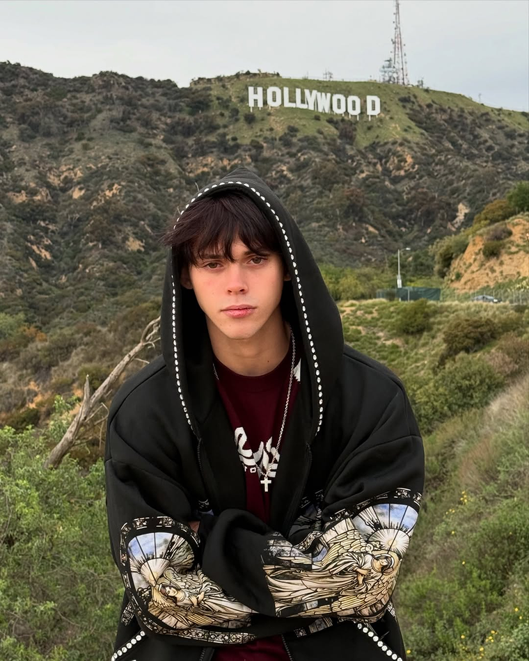 Felipe Fort mostró su nuevo look rapado y en modo serio. Foto: Instagram: felipe_fort_