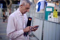 Nelson Castro fue el único periodista argentino cubriendo el hecho desde Nueva York. Nelson Castro fue el único periodista argentino cubriendo el hecho desde Nueva York.
