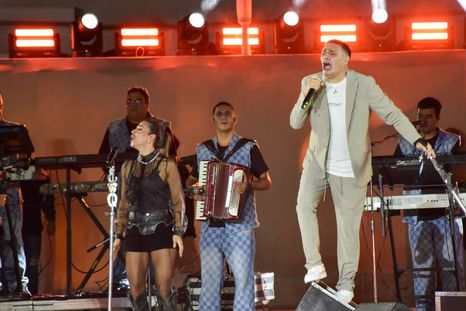 La Banda de Carlitos y Eugenia Quevedo se presentarán en el Teatro Griego Frank Romero Day en el marco de la propuesta Manso baile. La Banda de Carlitos y Eugenia Quevedo se presentarán en el Teatro Griego Frank Romero Day en el marco de la propuesta Manso baile.