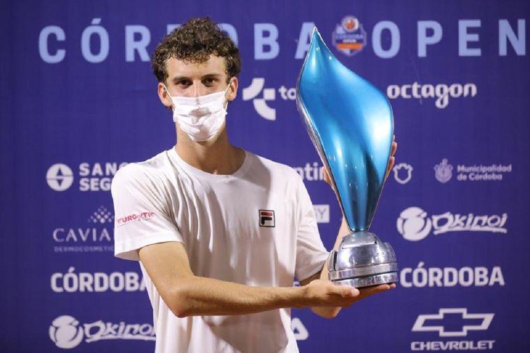 Juan Manuel Cerúndolo sorprendió a todos y se consagró en Córdoba. Foto: Córdoba Open