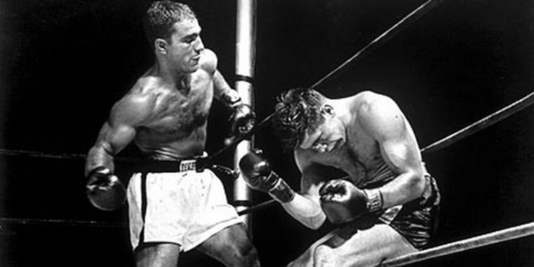 Rocky Marciano, para muchos el más grande boxeador de la historia, anunciaba su retiro. Foto: Archivo