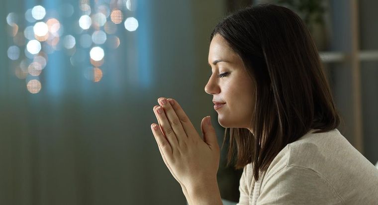 Este ritual para dejar de tener pesadillas tiene su origen en la religión católica. Foto: Shutterstock