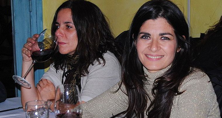 Soledad Villamil junto a una de las personas de su equipo de producción, en Mar y Monte. Foto: Gentileza atuplato.com