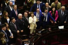 La Libertad Avanza celebra la victoria legislativa.