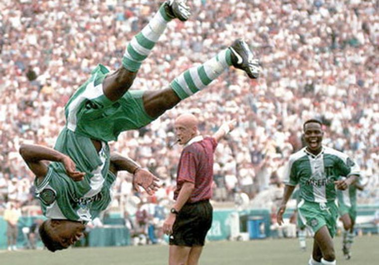 Los nigerianos festejan un gol en la final de Atlanta 96. Foto: WEB
