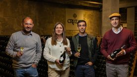 Alejandro López Grossi (CFO), Lorena Mulet (enóloga y directora general), Sergio Barros Baeza (Director ejecutivo), Tomás Cruzat (Director ejecutivo), el equipo directivo de Bodega Cruzat. Foto: Bodega Cruzat
