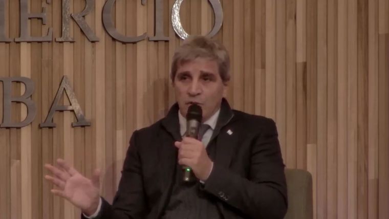 Luis Caputo en la Bolsa de Córdoba.