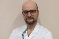 El doctor Antonio Messina trabaja en el pabellón de cuidados intensivos del hospital IRCCS Humanitas de Milán, en Italia.