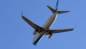 El hombre quizo abordar el viaje de vuelta y desde la aerolínea le dijeron que tenía una deuda.