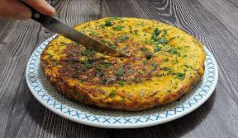 La receta de tortilla de zapallitos tiene raíces españolas, pero en Argentina ganó su propio toque casero y criollo. La receta de tortilla de zapallitos tiene raíces españolas, pero en Argentina ganó su propio toque casero y criollo.