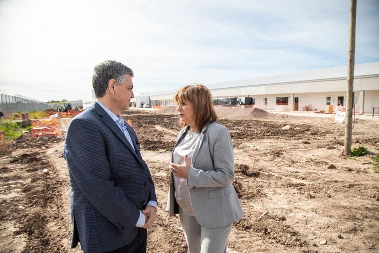 Jorge Macri y Patricia Bullrich en las obras de la cárcel de Marcos Paz. Jorge Macri y Patricia Bullrich en las obras de la cárcel de Marcos Paz.