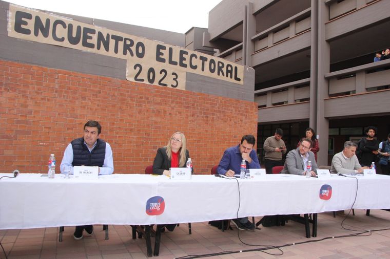 Candidatos a gobernador y vicegobernador debatieron este martes en el CUC ante estudiantes. Foto: Prensa Cambia Mendoza