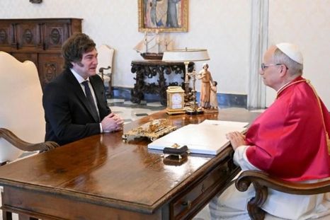 Javier Milei visitó al papa León XIV y mantuvieron su primer encuentro en el Vaticano Javier Milei visitó al papa León XIV y mantuvieron su primer encuentro en el Vaticano