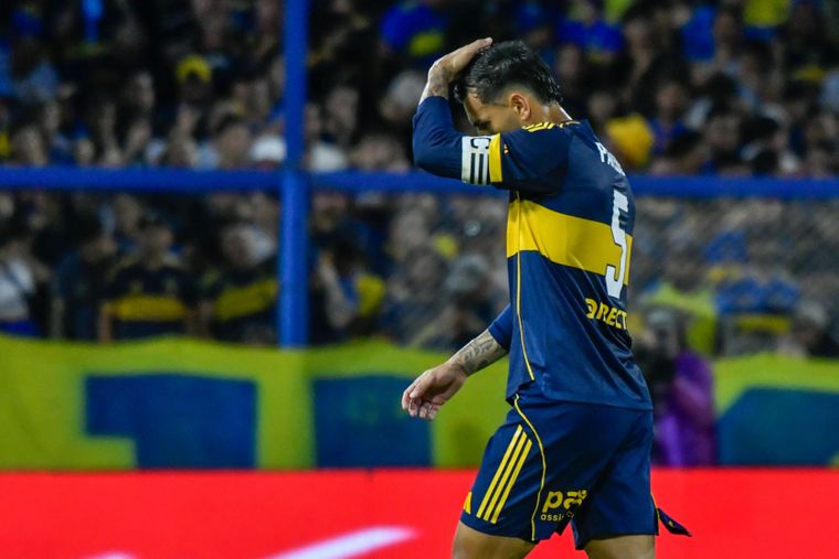 En el complemento, Claudio Úbeda sacó al extremo del Xeneize y generó la fuerte crítica de hinchas e incluso&nbsp; de Leandro Paredes dentro del campo.&nbsp;