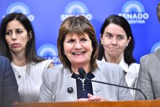 La jefa del bloque LLA en Senado, Patricia Bullrich, en conferencia de prensa.
