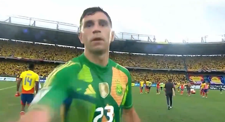 El día del manotazo a la cámara en Colombia. Foto: Captura