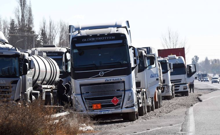 Robos pirañas en el cruce a Chile Foto: Télam